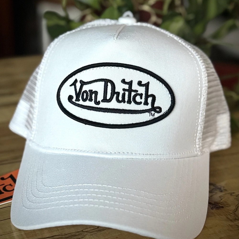 SALE! NWT Von Dutch White & Black Classic Trucker 51 - Unisex